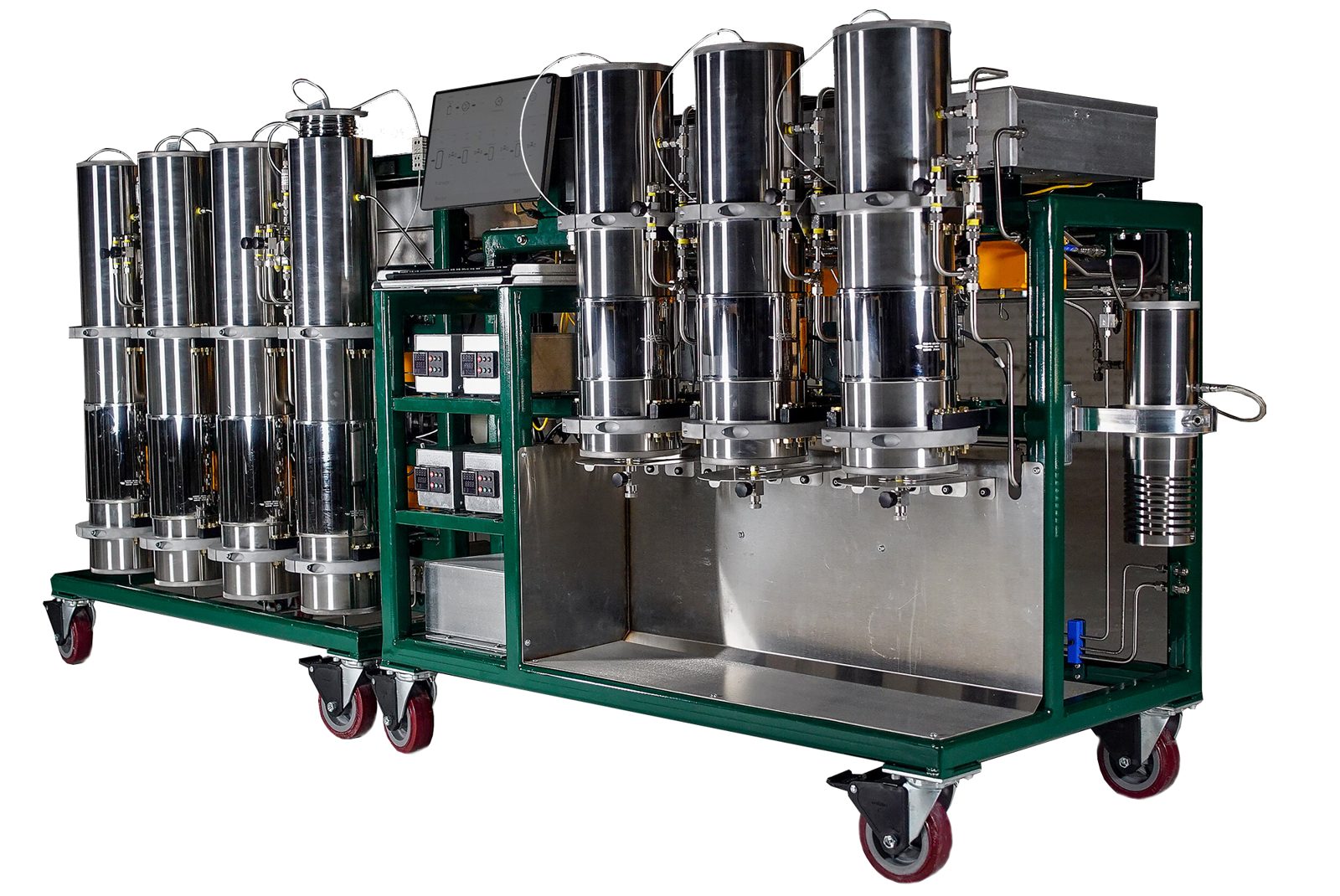 Parallel CO₂ extraction system with multiple extraction vessels